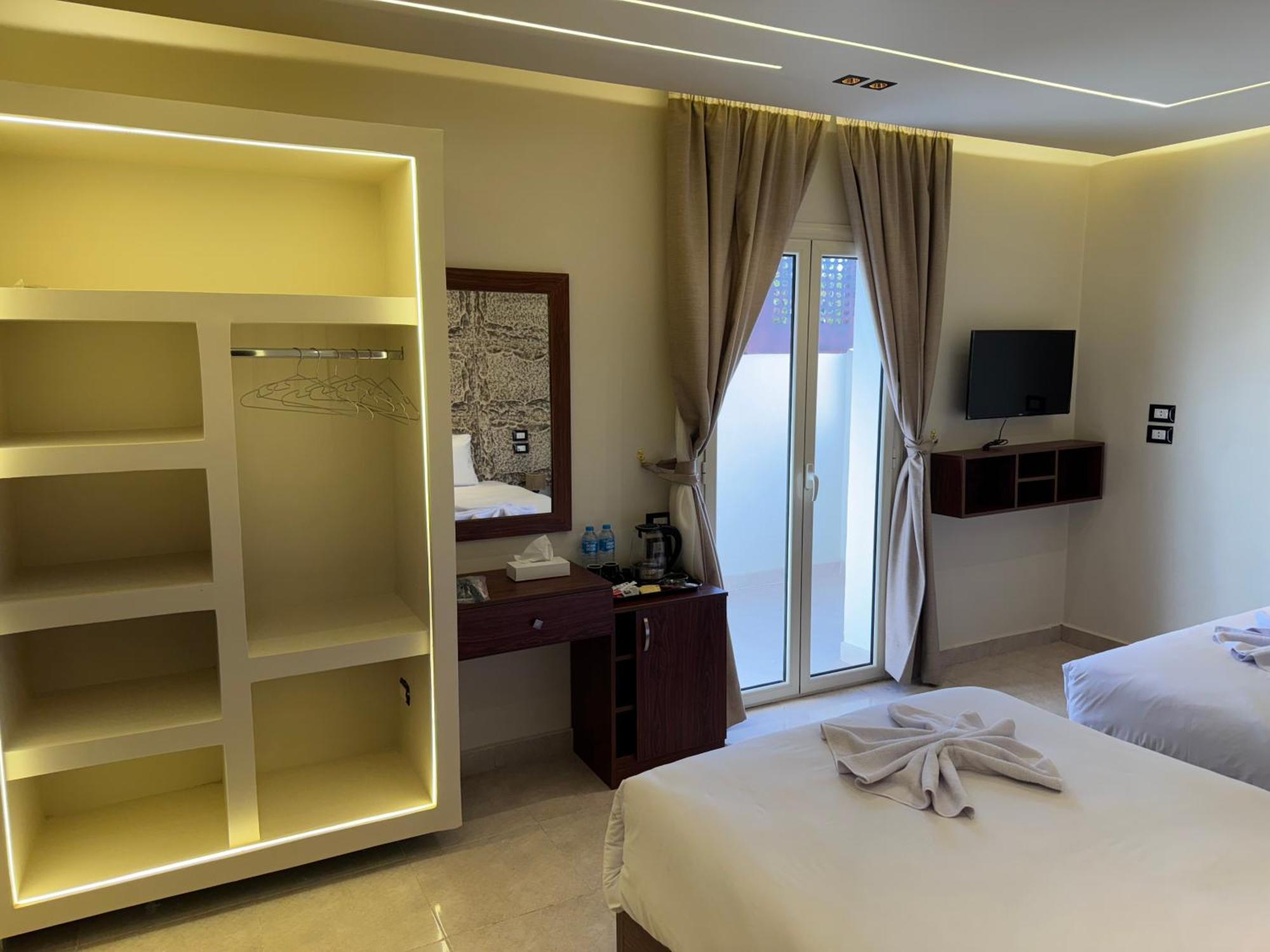 Master Pyramids Hotel Al Kawm al Akhdar Extérieur photo